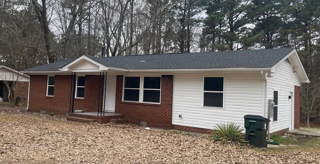 Building Photo - N Main St Holly Springs