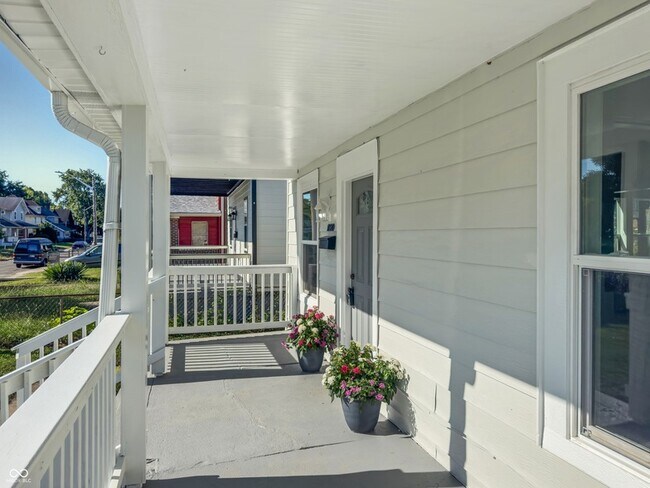 Building Photo - 3160 Graceland Ave