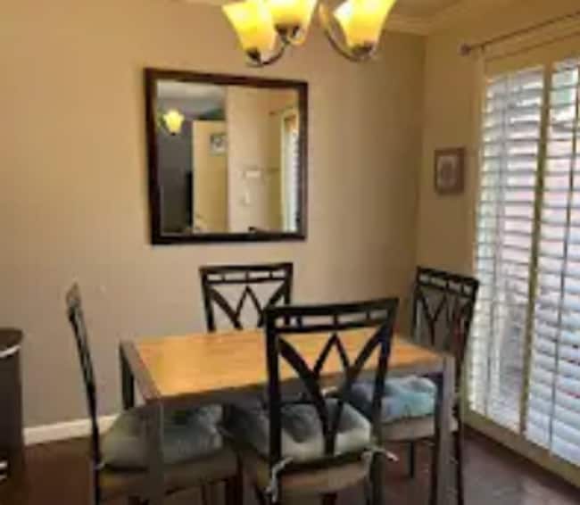 Building Photo - BEAUTIFUL TOWNHOUSE WITH 2 CAR GARAGE