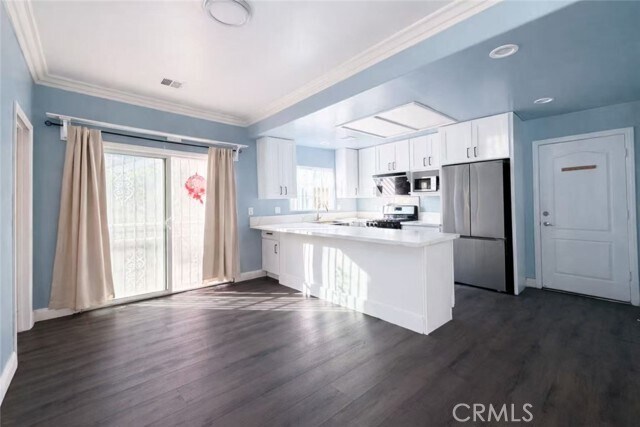 Building Photo - 5223 Sereno Dr