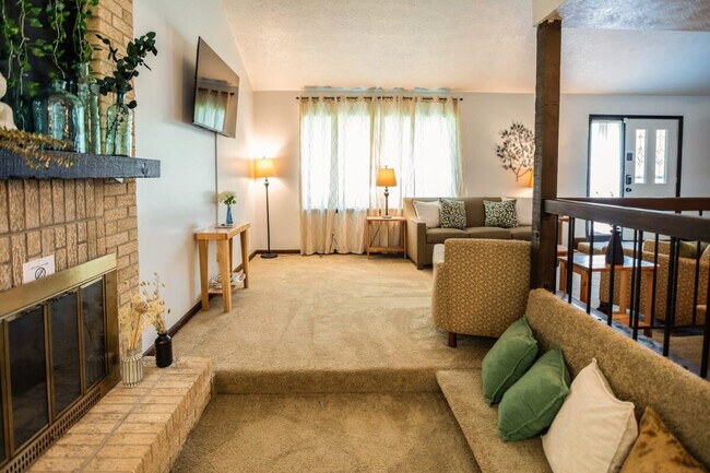 Foto del edificio - 2916 Moorcroft Dr