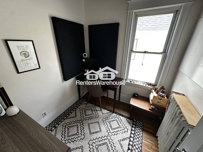 Foto del edificio - 1049 7th St W