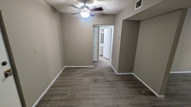 Building Photo - Stylish Boca Raton Condo for Rent – Great Location, Great Amenities!