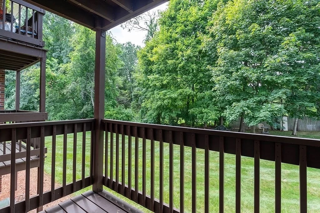 Beautiful view to the back Pool is on the other side - 39 Pleasant St