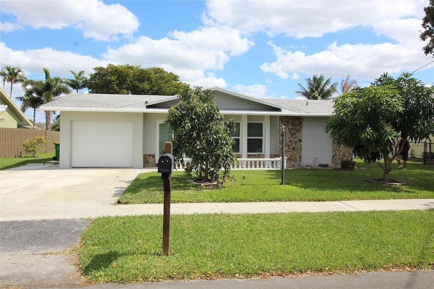 Photo - 160 SW 127th Ave