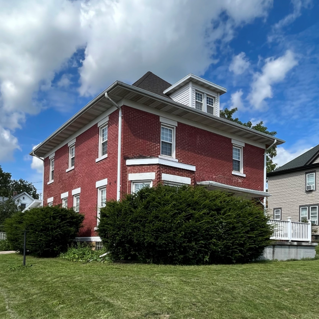 Building Photo - 1403 9th St