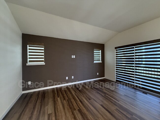 Building Photo - 2856 S Fox Ct