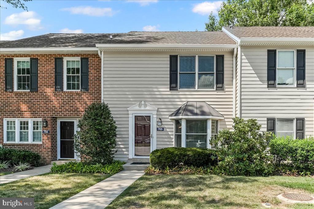 Foto principal - 705 Meadow Ct