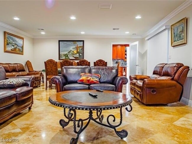 Building Photo - 5033 Saluda Cir