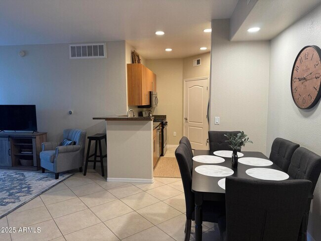 Foto del edificio - 6900 E Princess Dr