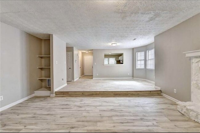 Building Photo - 5321 Brentwood Rd