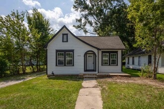 Building Photo - 4150 Brandon Ave