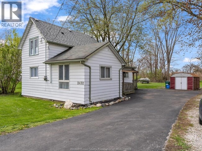 Building Photo - 2432 Front Rd