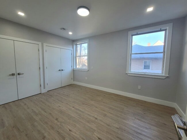 Building Photo - 205 Mt Vernon Ave