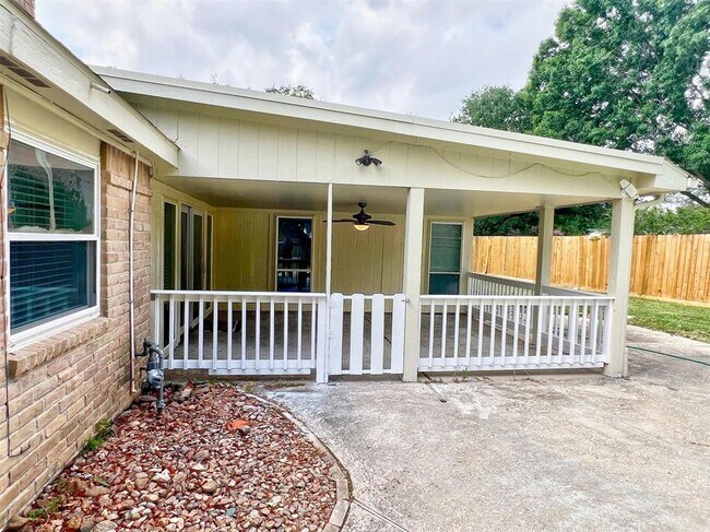 Foto del edificio - 15810 Stanhope Ct