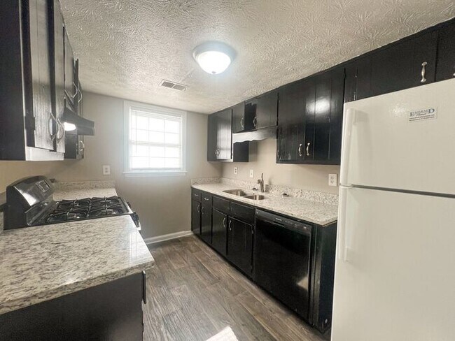 Foto del edificio - READY NOW!!! 2 Bed 1 Bath in Snellville