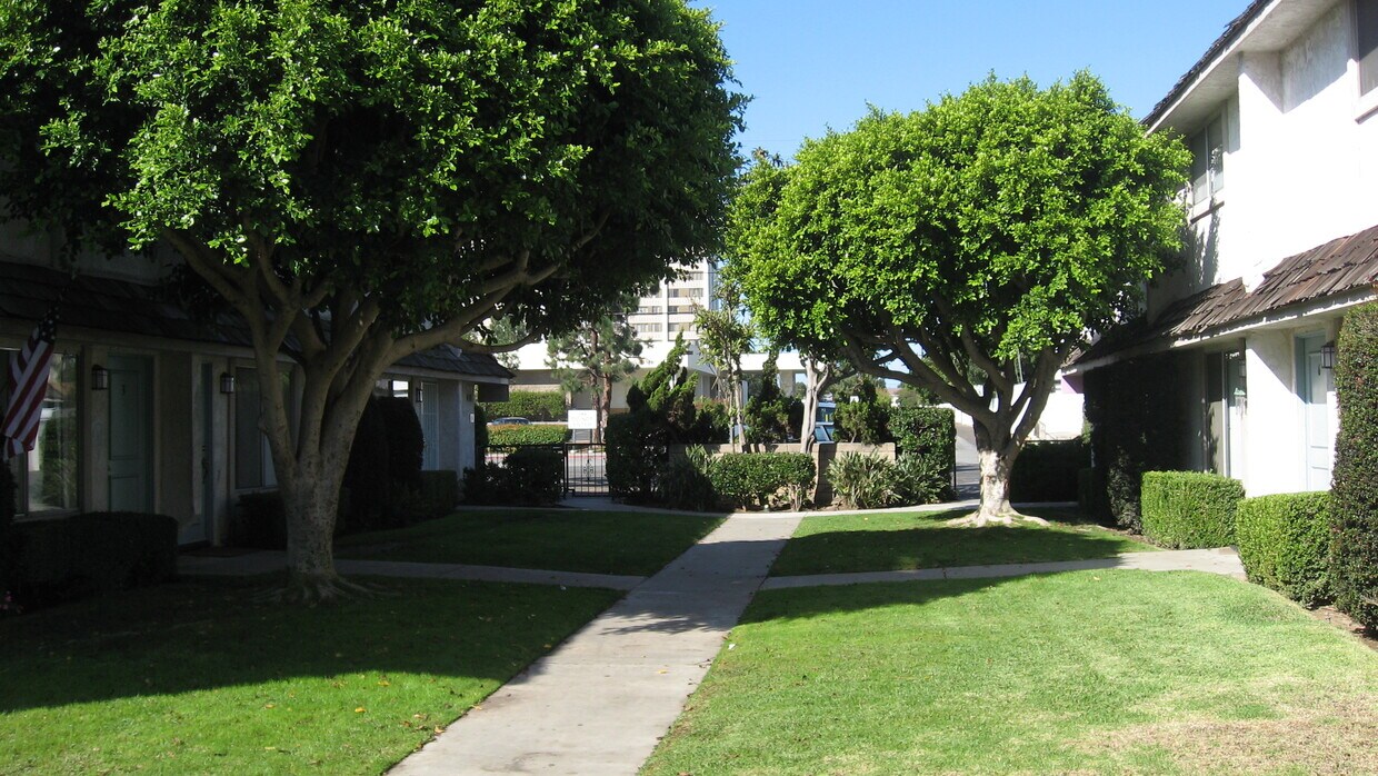 Foto del edificio - 1921 Anaheim Ave