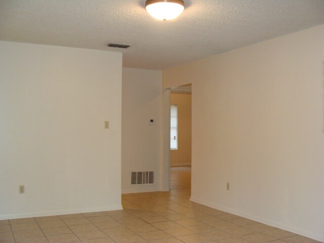 Foto del edificio - 2319 Briarwood Dr