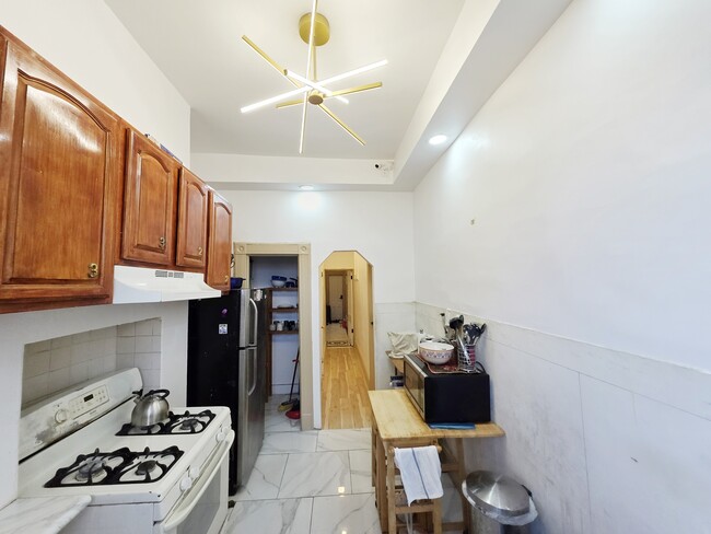 Foto del edificio - 70 Weirfield St