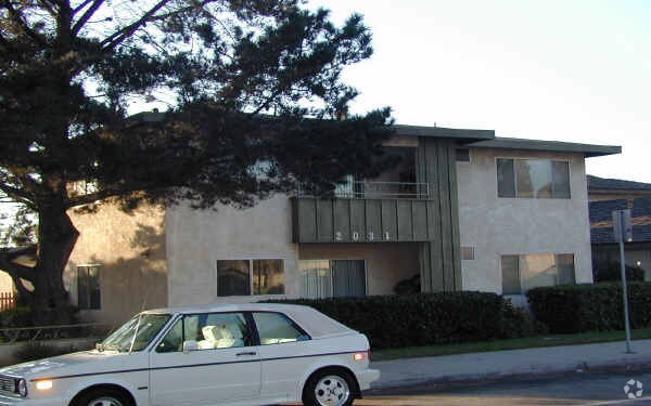 Building Photo - 2031 N Ventura Rd