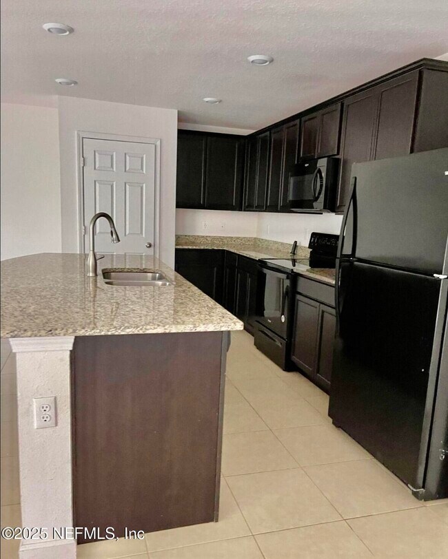 Foto del edificio - 8709 Lake George Cir E
