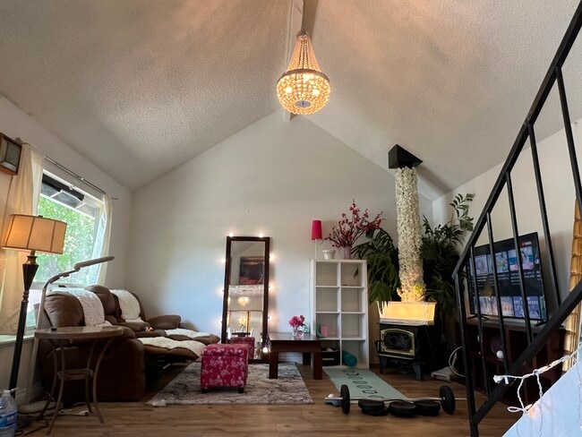 Building Photo - 4519 Buena Vista Dr