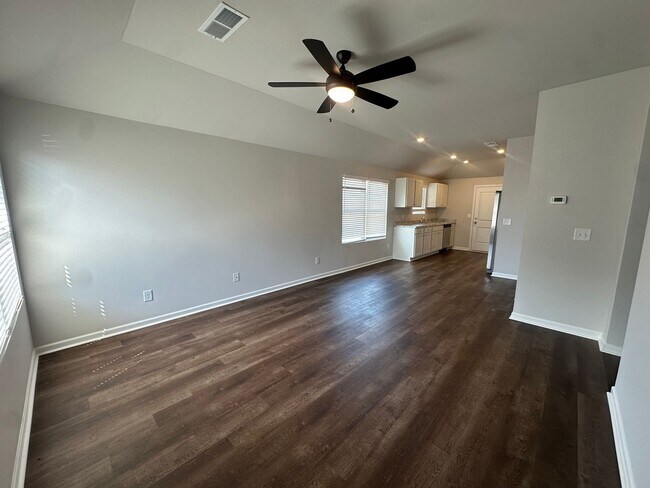 Building Photo - 71 Skyline Lp
