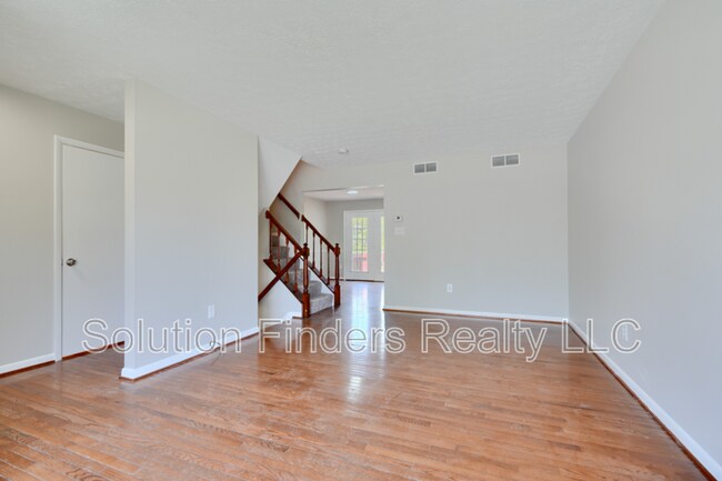 Foto del edificio - 3419 Clairborne Way