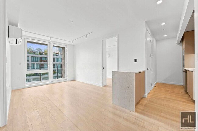 Building Photo - 4 AVENUE