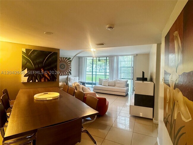 Building Photo - 3475 N Country Club Dr