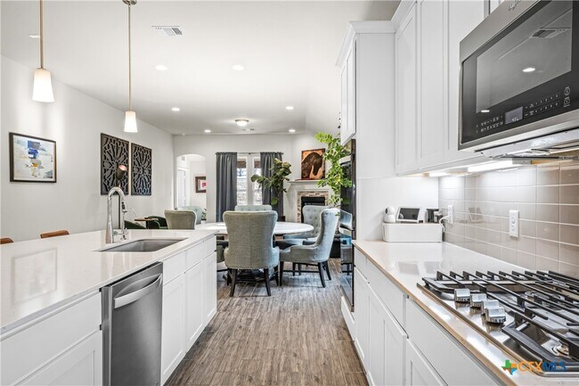 Foto del edificio - 2263 Bluewood St