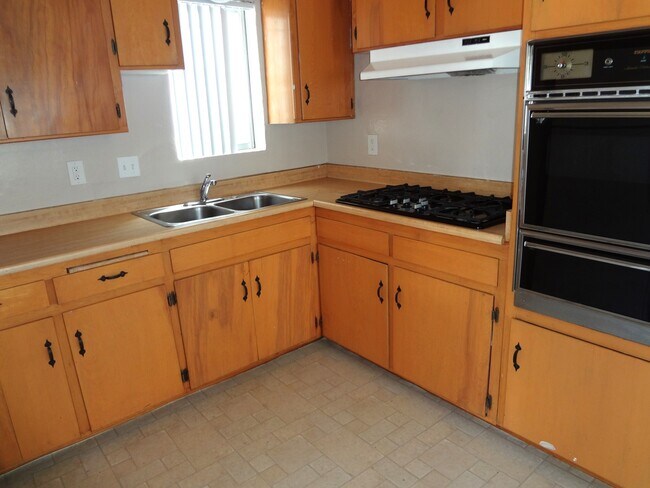 Foto del edificio - 2013 Thomas Ave