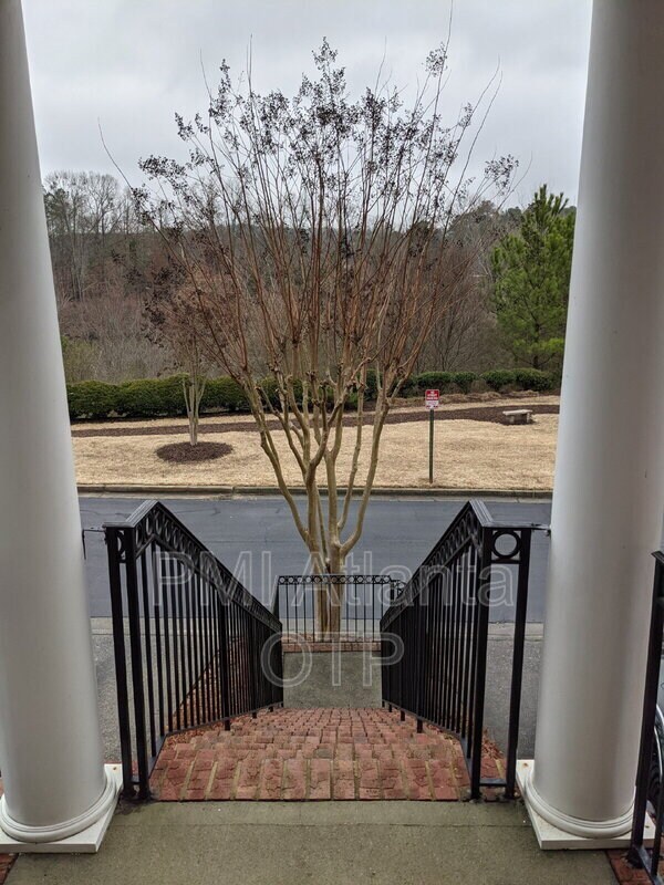 Building Photo - 1734 Highlands View Dr