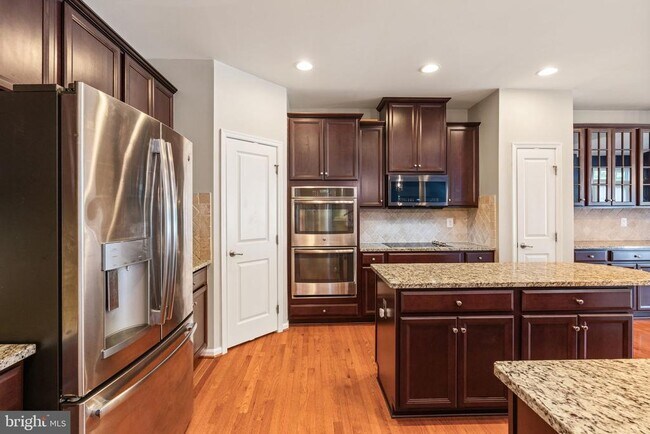 Building Photo - 3175 Fledgling Cir