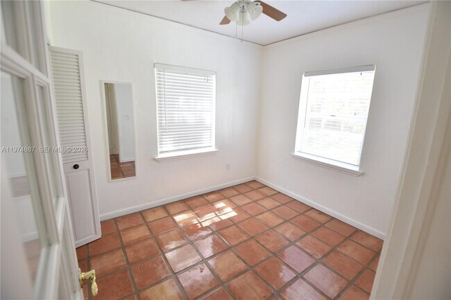 Foto del edificio - 5900 SW 60th St