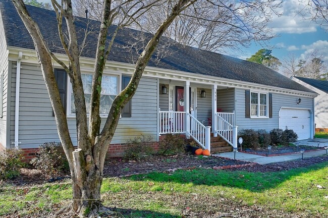 Building Photo - Spacious Ranch in Hickory