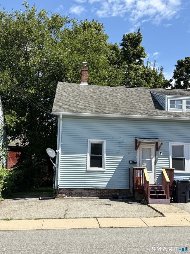 Building Photo - 126 Ashland St
