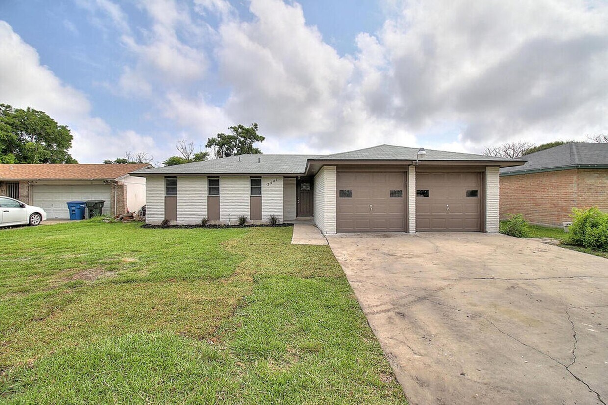Foto principal - 7441 Milky Way Dr