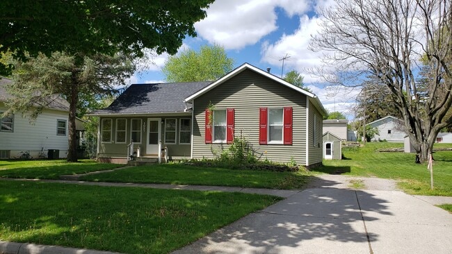Building Photo - 1057 Reynolds St