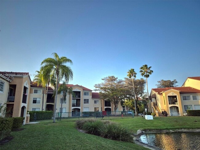 Foto del edificio - 2163 Renaissance Blvd