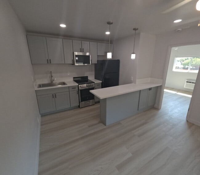 Foto del edificio - 2481 Ulric St