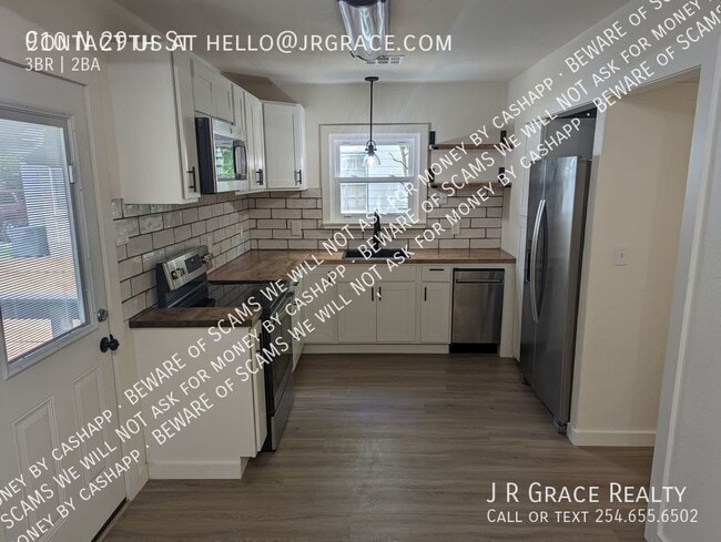 Building Photo - 910 N 29th St