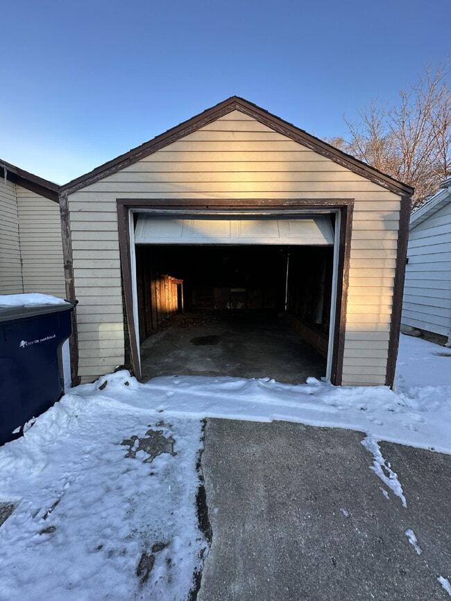 Building Photo - 124 N Washington St