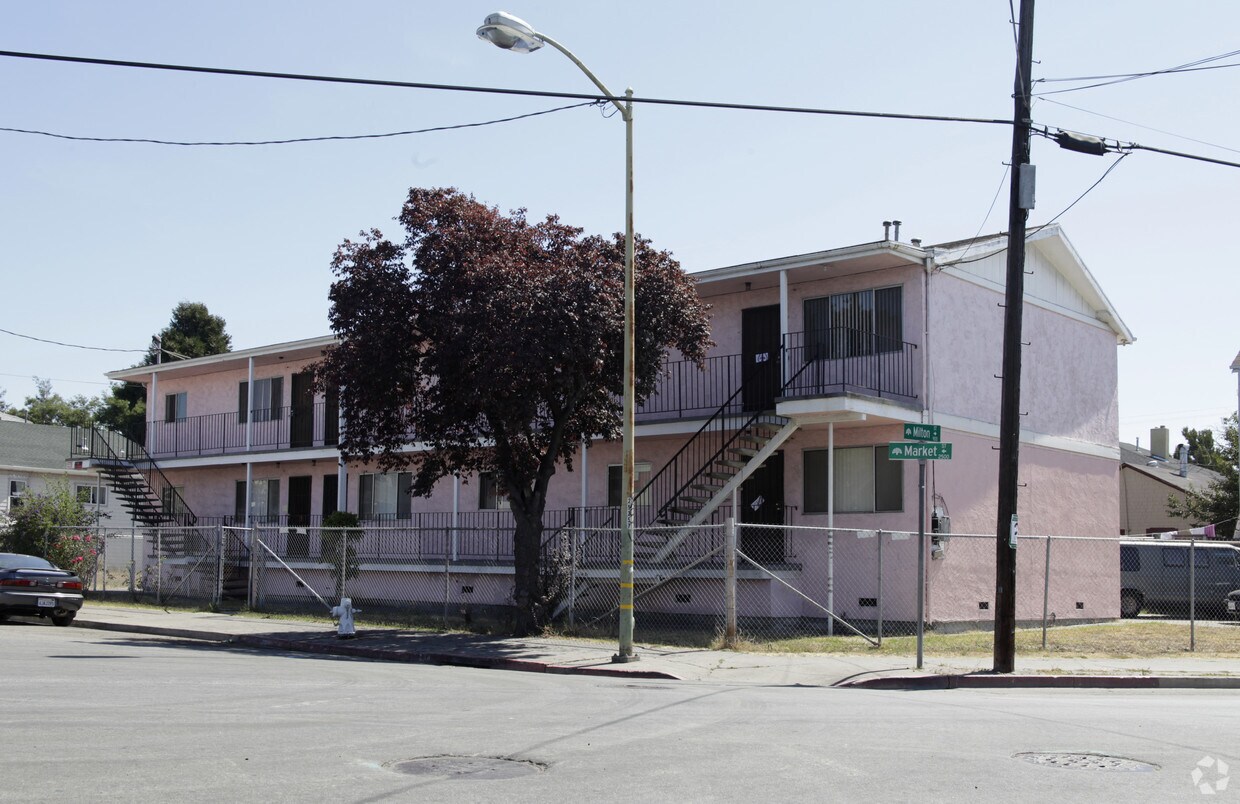 Foto principal - 891 Milton St