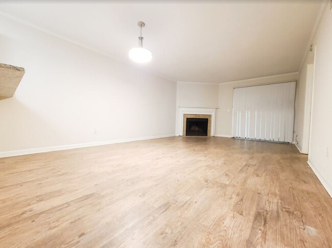 Spacious Livingroom - Tanager Apartments