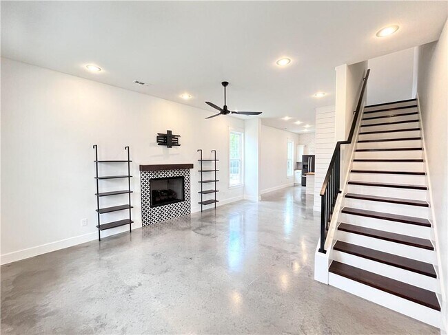 Foto del edificio - 1344 S Duncan Ave