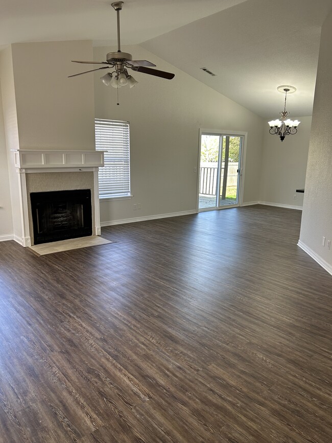 Foto del edificio - 1474 N Caddo Ave