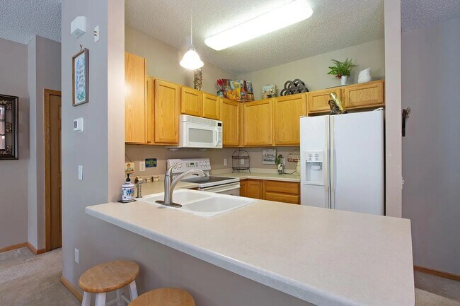 Foto del edificio - Spacious *2Bed*2Bath townhome Cottage Grove Available 2/1/26!