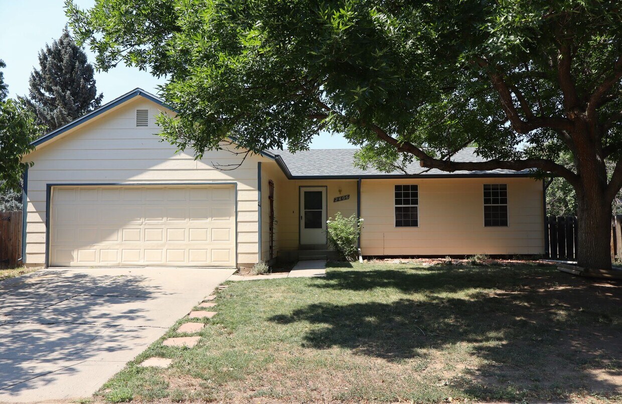 Primary Photo - Hot Deal! $500 Move-In Bonus for Beautiful...