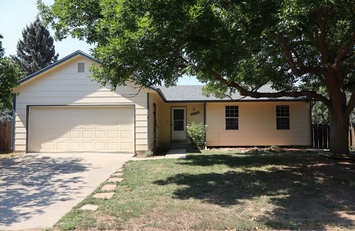 Primary Photo - Spacious 4-Bedroom Single Family Home